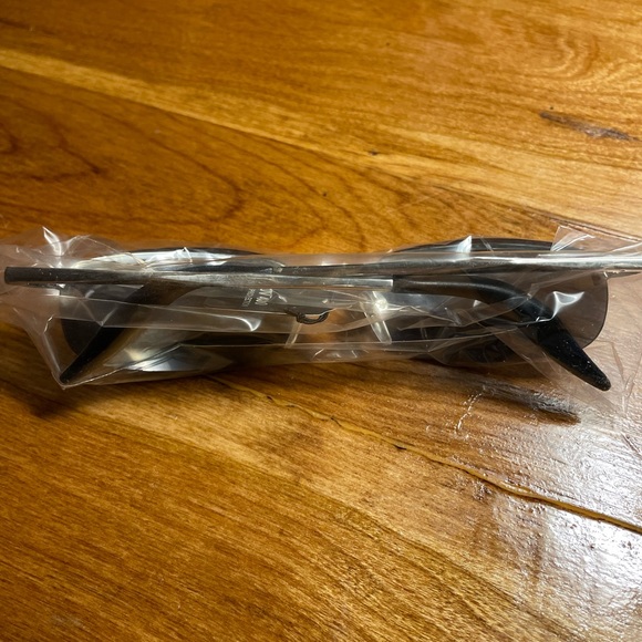 Spring Temple Sunglasses - Picture 4 of 4